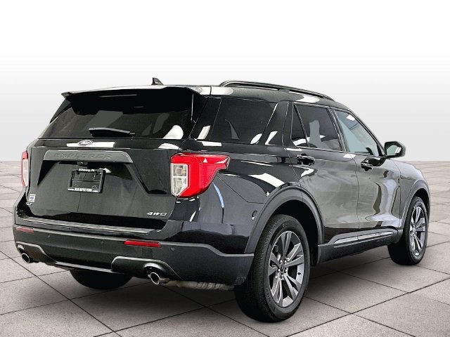 Used 2023 Ford Explorer XLT w/ Equipment Group 202A AWD/4WD image 11