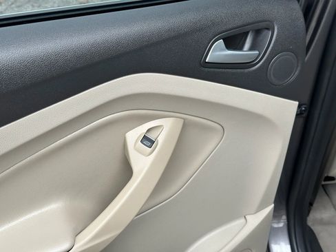 Used 2013 Ford C-MAX SEL image 17