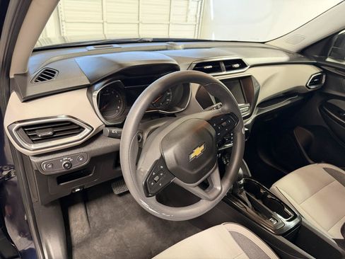 Used 2021 Chevrolet TrailBlazer LT w/ Driver Confidence Package FWD image 14