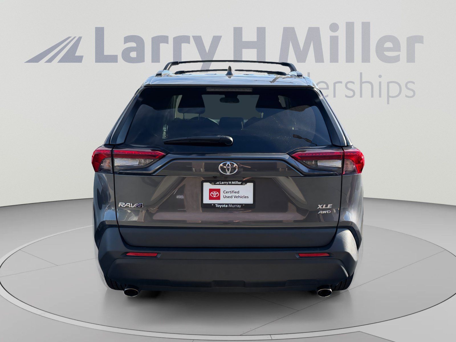 Used 2021 Toyota RAV4 XLE AWD/4WD image 4