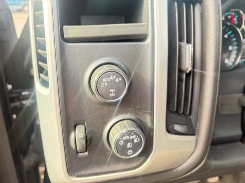 Used 2017 GMC Sierra 1500 SLE w/ SLE Value Package AWD/4WD image 28