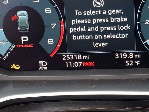 Used 2025 Audi Q3 2.0T Premium image 22