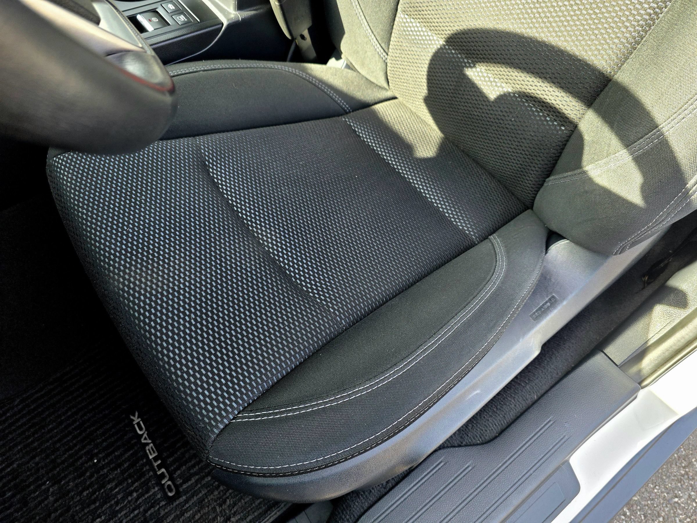 Used 2018 Subaru Outback 2.5i Premium AWD/4WD image 41