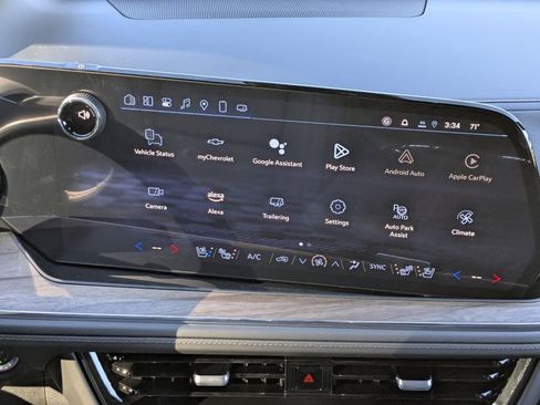 New 2025 Chevrolet Suburban High Country image 18