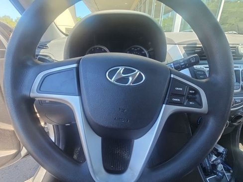 Used 2014 Hyundai Accent GS FWD image 14
