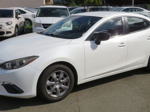 Used 2014 MAZDA MAZDA3 i SV image 3