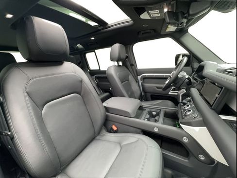 Used 2024 Land Rover Defender 110 S AWD/4WD image 31