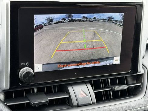 Used 2024 Toyota RAV4 LE image 18