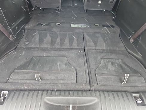 Used 2025 Chrysler Pacifica Select image 41