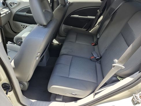 Used 2008 Chrysler PT Cruiser Touring FWD image 5