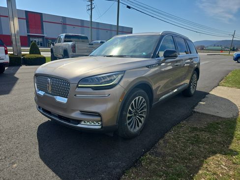Used 2021 Lincoln Aviator Reserve w/ Elements Package Plus image 8