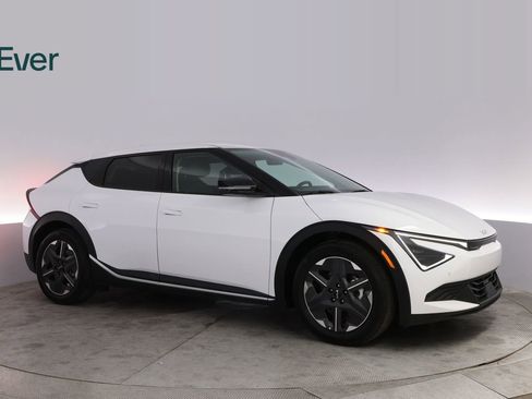 Used 2025 Kia EV6 Light RWD image 14