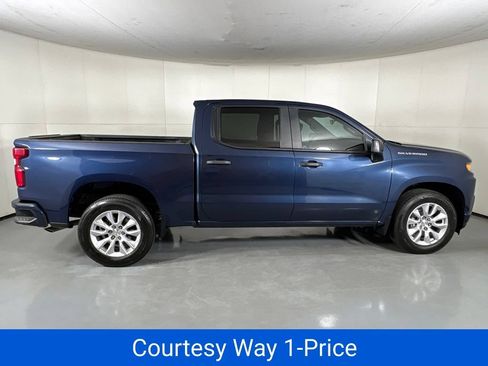 Used 2020 Chevrolet Silverado 1500 Custom w/ Custom Value Package RWD image 12