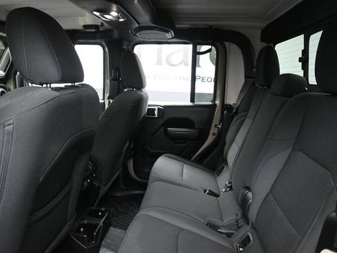 Used 2022 Jeep Gladiator Sport AWD/4WD image 33