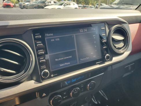 Used 2022 Toyota Tacoma SR5 w/ Technology Package RWD image 20