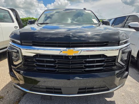 Used 2025 Chevrolet Tahoe LS RWD image 2
