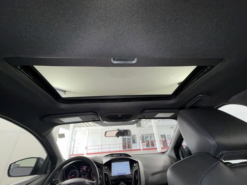 Used 2016 Ford Focus RS image 24