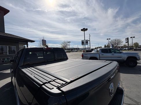 Used 2020 RAM 1500 Laramie AWD/4WD image 11
