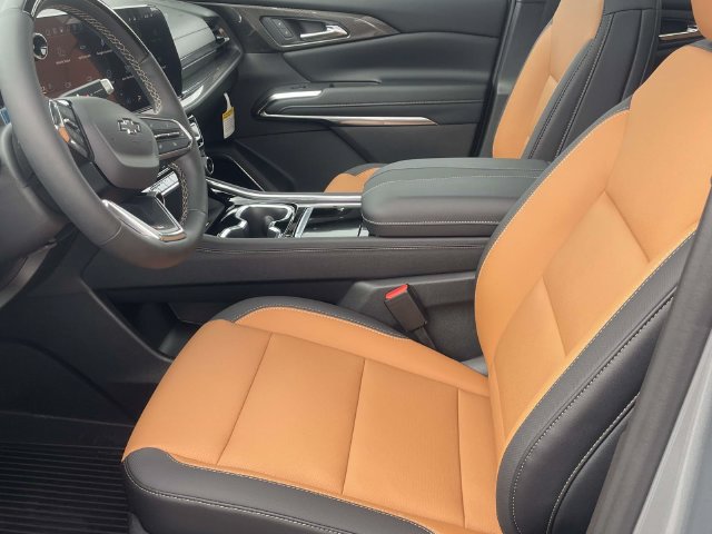 New 2027 Chevrolet Traverse Z71 w/ Enhanced Driving Package AWD/4WD image 12