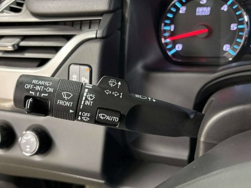 Used 2019 Chevrolet Tahoe 4WD image 28