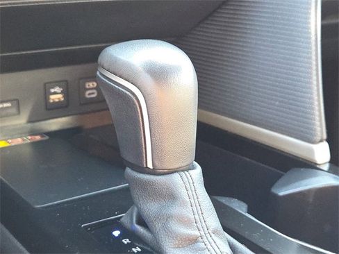 Used 2025 Toyota Camry SE image 23