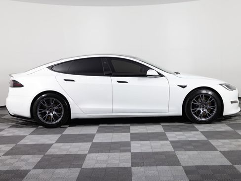 Used 2022 Tesla Model S Plaid image 9