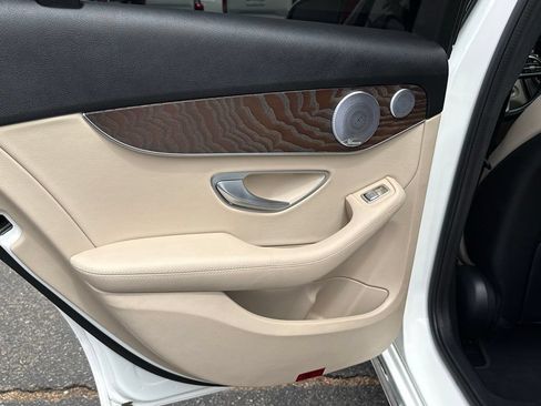 Used 2021 Mercedes-Benz C 300 Sedan image 24