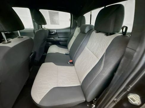 Used 2020 Toyota Tacoma TRD Off-Road image 22