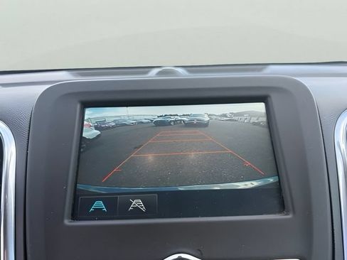Used 2018 Chevrolet Equinox LS AWD/4WD image 15
