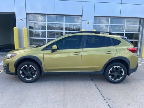 Used 2021 Subaru Crosstrek 2.0i Premium w/ Moonroof Package AWD/4WD image 1