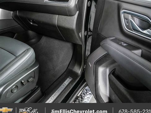 Used 2024 Chevrolet Suburban Z71 w/ Luxury Package image 26