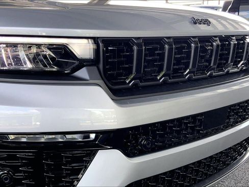 New 2026 Jeep Grand Cherokee L Summit w/ Obsidian Package AWD/4WD image 28