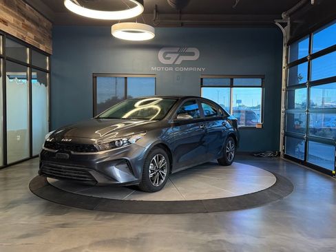 Used 2024 Kia Forte LXS FWD image 7