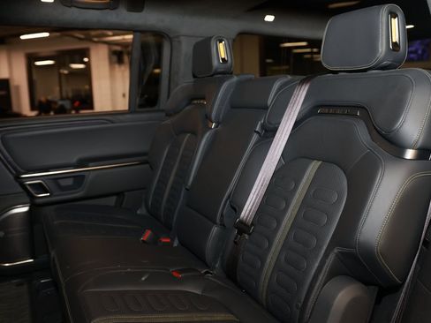 Used 2023 Rivian R1S Adventure image 12