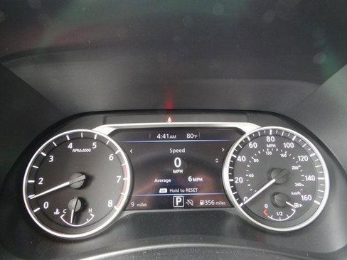 Used 2025 Nissan Sentra SV w/ SV Premium Package image 29