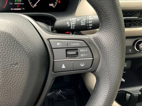 Used 2026 Honda HR-V LX image 12