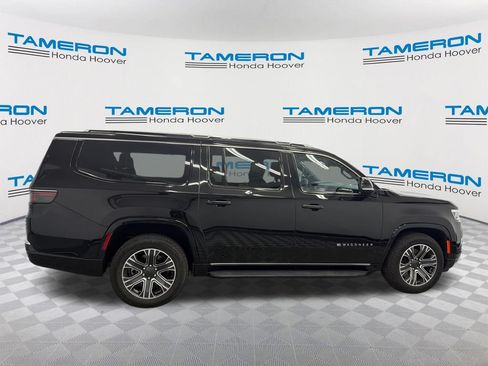 Used 2024 Jeep Wagoneer L Series II w/ Flexible Seating Group RWD image 6