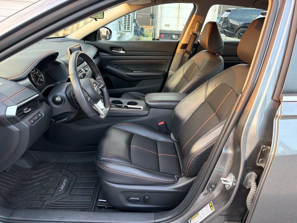 Used 2022 Nissan Altima 2.5 SR FWD image 10