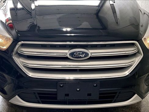 Used 2018 Ford Escape SE w/ SE SYNC Package image 32