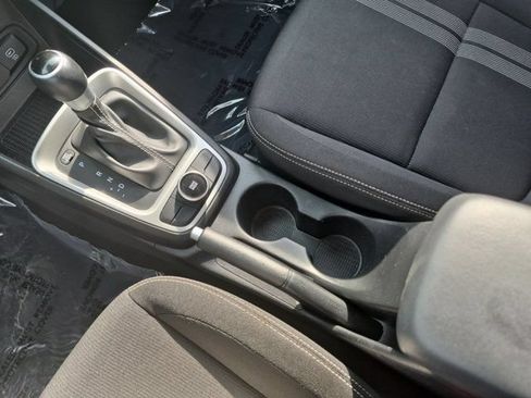 Used 2025 Hyundai Venue SEL FWD image 23