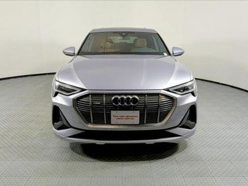Used 2022 Audi e-tron Premium Plus w/ Premium Plus Package image 11