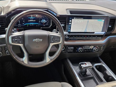 Used 2022 Chevrolet Silverado 1500 RST w/ Convenience Package II image 9