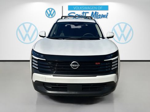 Used 2025 Nissan Kicks SR FWD image 2