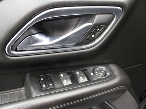 Used 2021 Chevrolet Suburban LT image 17