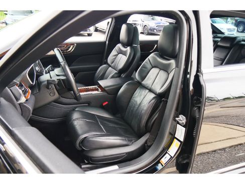 Used 2017 Lincoln Continental Reserve w/ Luxury Package AWD/4WD image 11