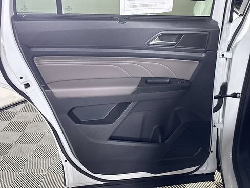 Used 2021 Volkswagen Atlas SE w/ Towing Package AWD/4WD image 18