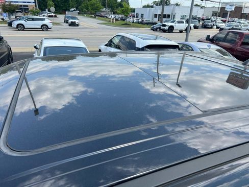 Used 2019 RAM 1500 Limited AWD/4WD image 9