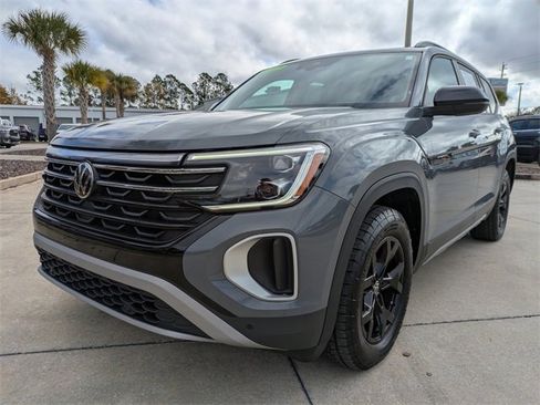 Used 2024 Volkswagen Atlas Peak Edition SE image 8