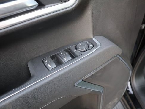 Used 2025 GMC Sierra 1500 Elevation image 19