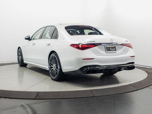 Used 2024 Mercedes-Benz S 63 AMG S w/ Carbon Fiber Exterior Package image 33